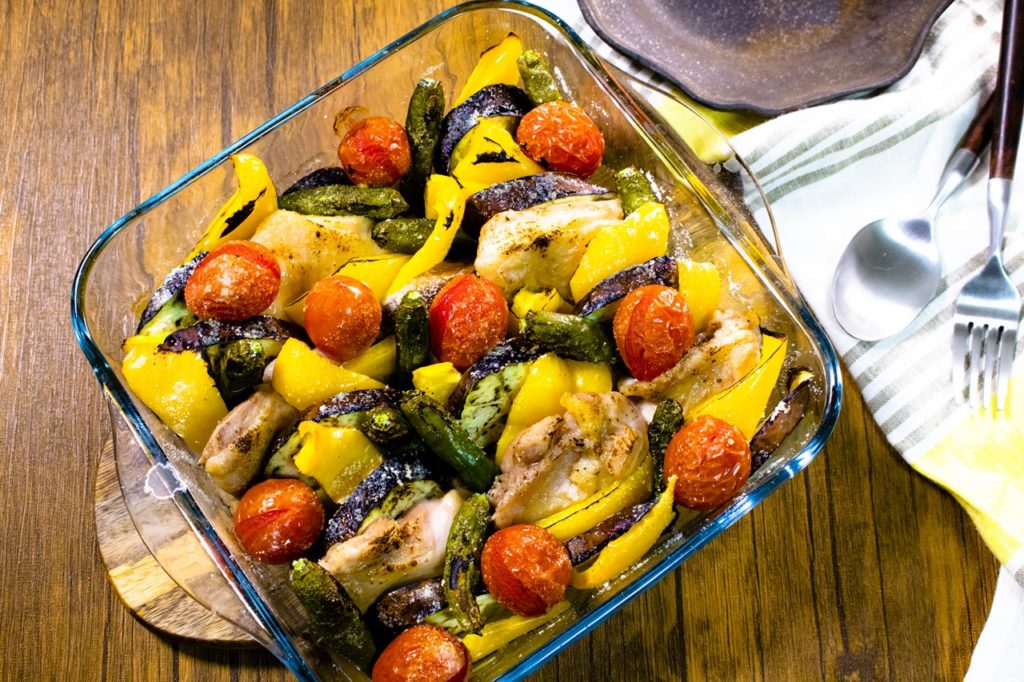 夏野菜とチキンのオーブン焼き マウロの地中海トマト かんたんレシピ
