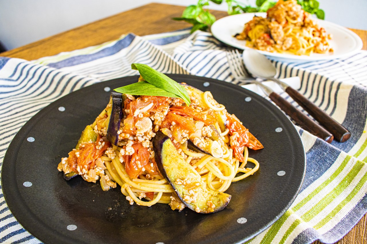 ナスのミートソースパスタ マウロの地中海トマト かんたんレシピ